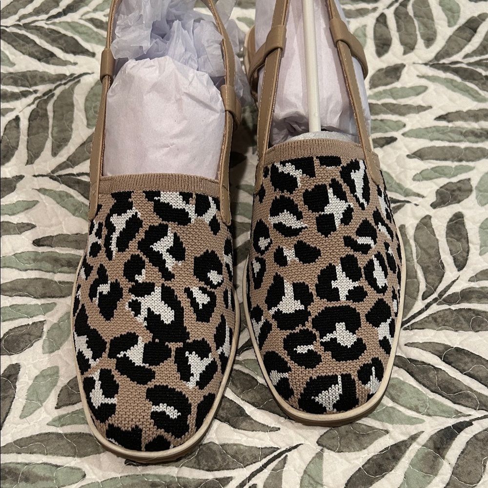 Vaneli knit wedge in leopard